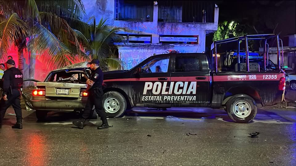 Presuntamente el tsuru fue el causante del accidente al atravesarse e impactar a la unidad policial