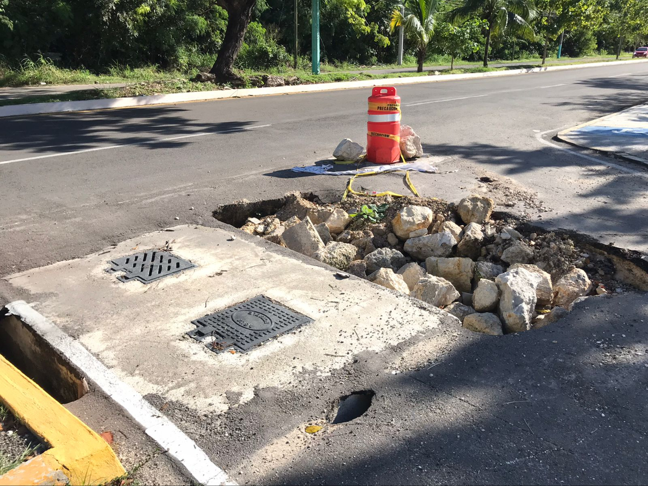 A pesar de estar en áreas transitadas, muchos socavanes son desatendidos.