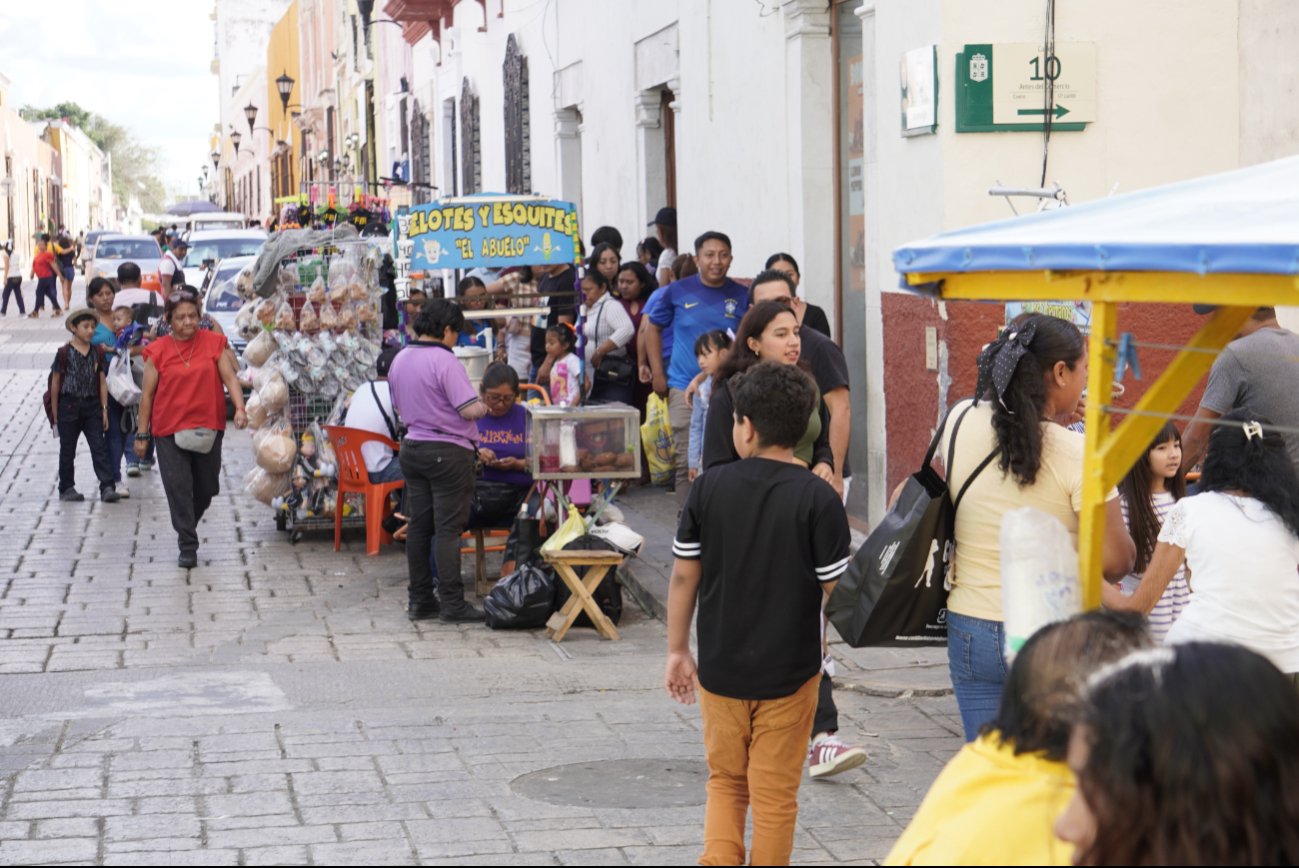  Centro Histórico de Campeche plagado de más de 300 ambulantes   