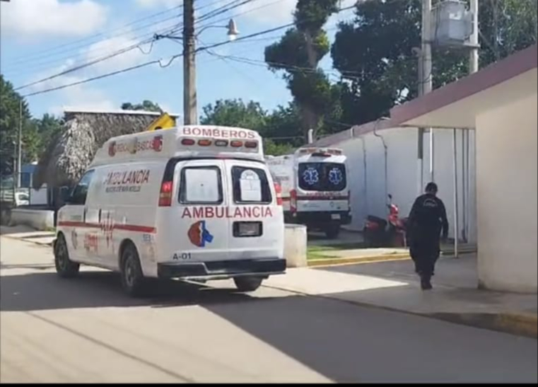 Paramédicos trasladaron al herido al hospital para recibir atención médica