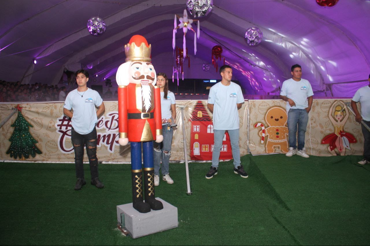 Se encuentra en la Plaza Ángel Castillo Lanz