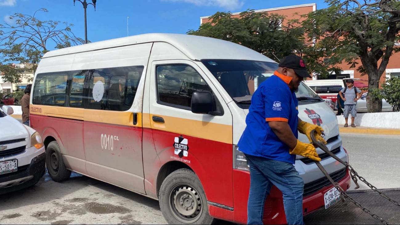 Confiscan cuatro combis colectivas en Campeche por faltas administrativas 