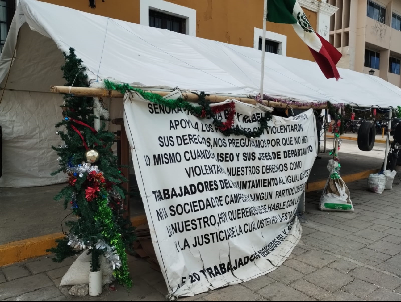  Exempleados municipales de Campeche, en espera de oficio de Codhecam   