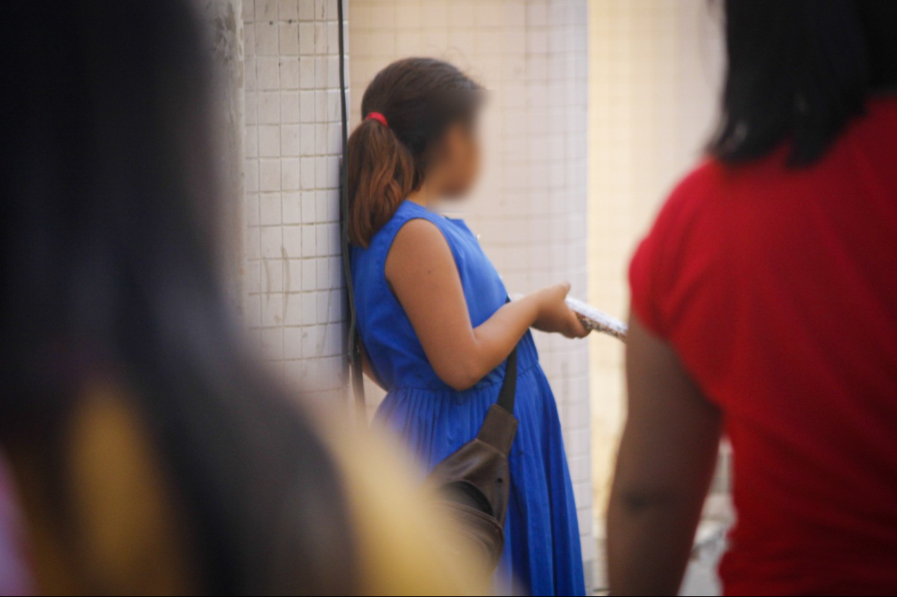 Niños suelen vender dulces en el Centro de Mérida