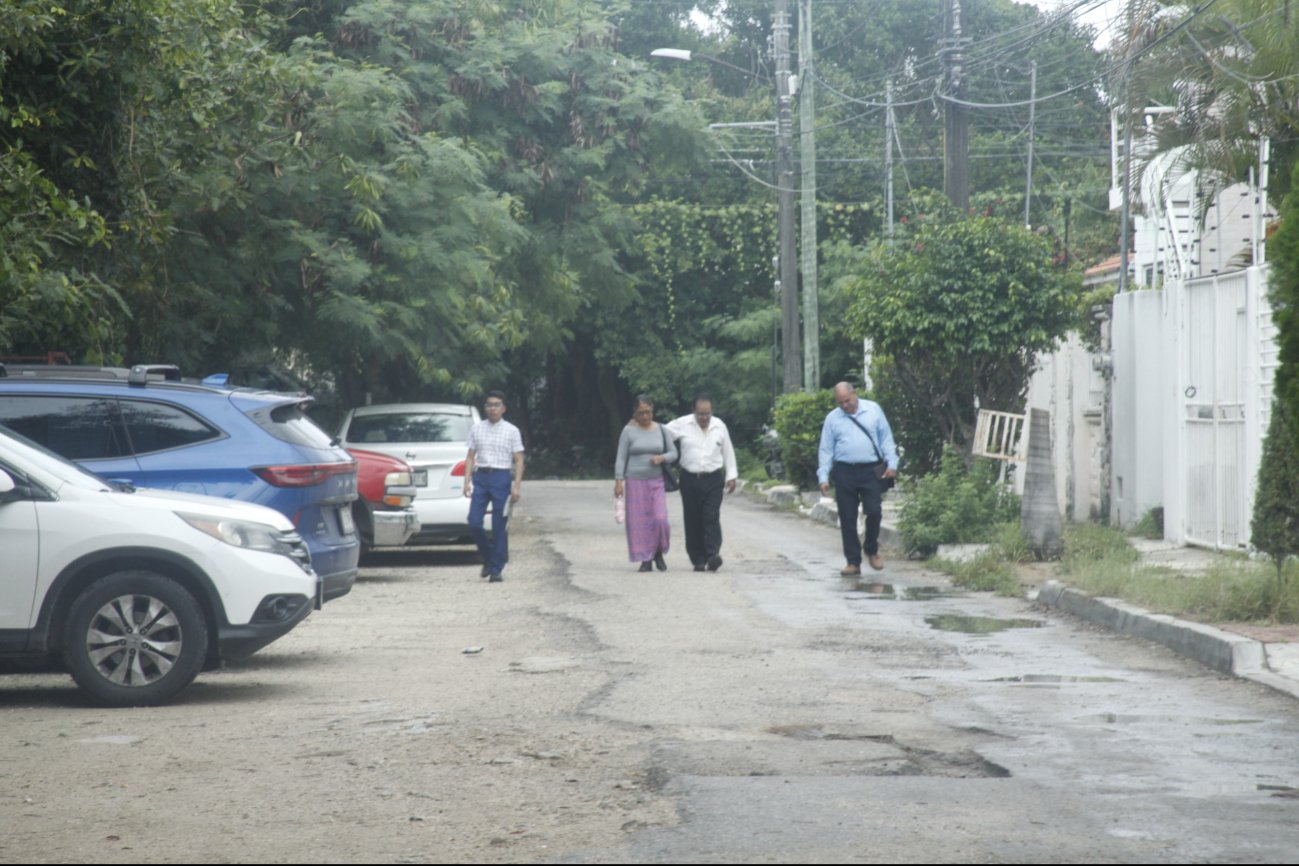 Vecinos de la Supermanzana 50 exigen reparación de la calle Lol-Tun en Cancún