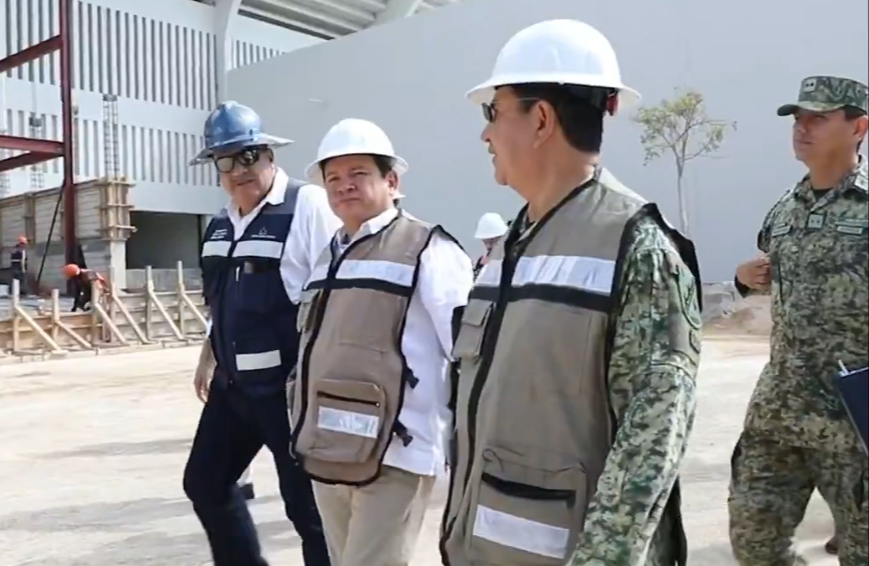 Díaz Mena visita la remodelación del Estadio Kukulcán