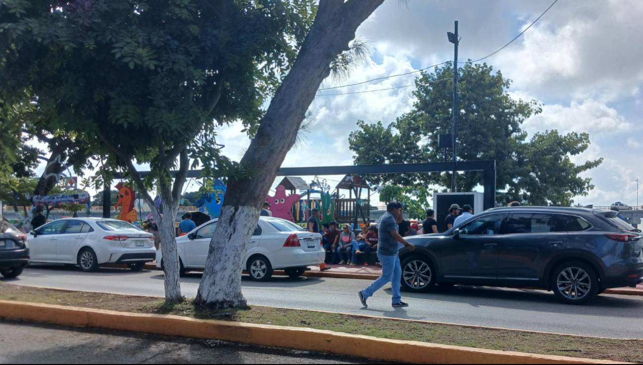 Solo 15 personas acudieron a la protesta en el Parque del Pescador