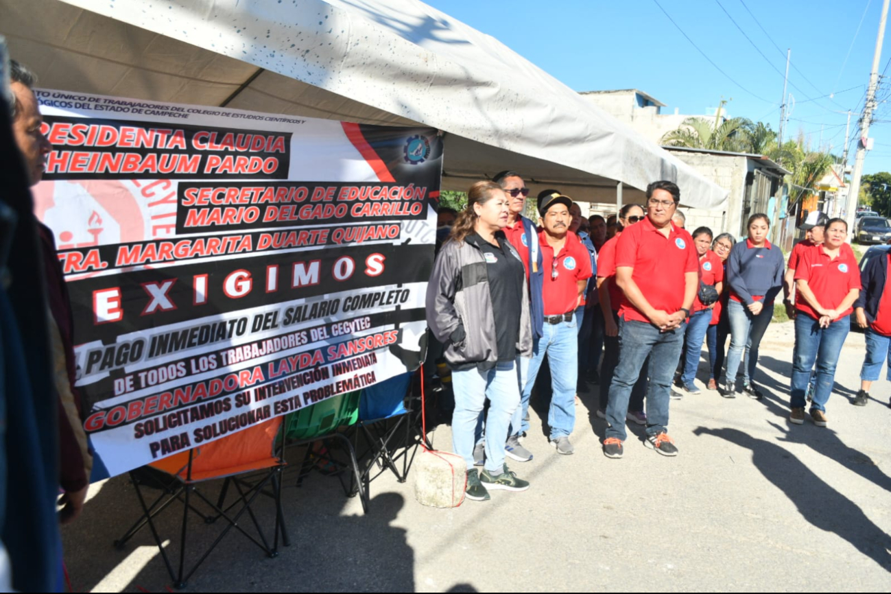 Alrededor de 500 trabajadores del Cecytec iniciaron un paro de labores