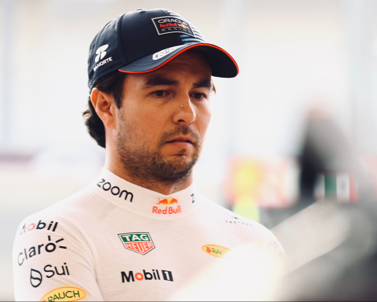 "Checo" Pérez podría dejar Red Bull después de terminar la temporada.