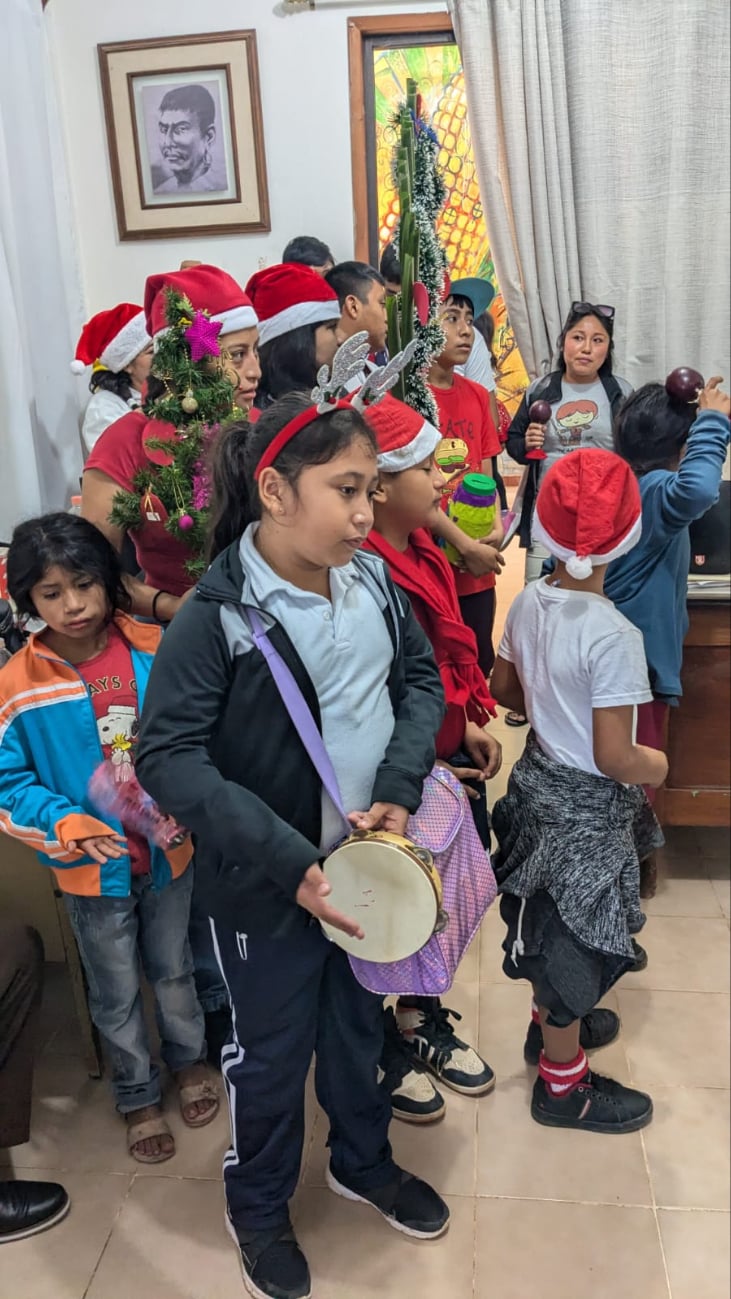 Los niños interpretaron villancicos por las próximas fiestas navideñas