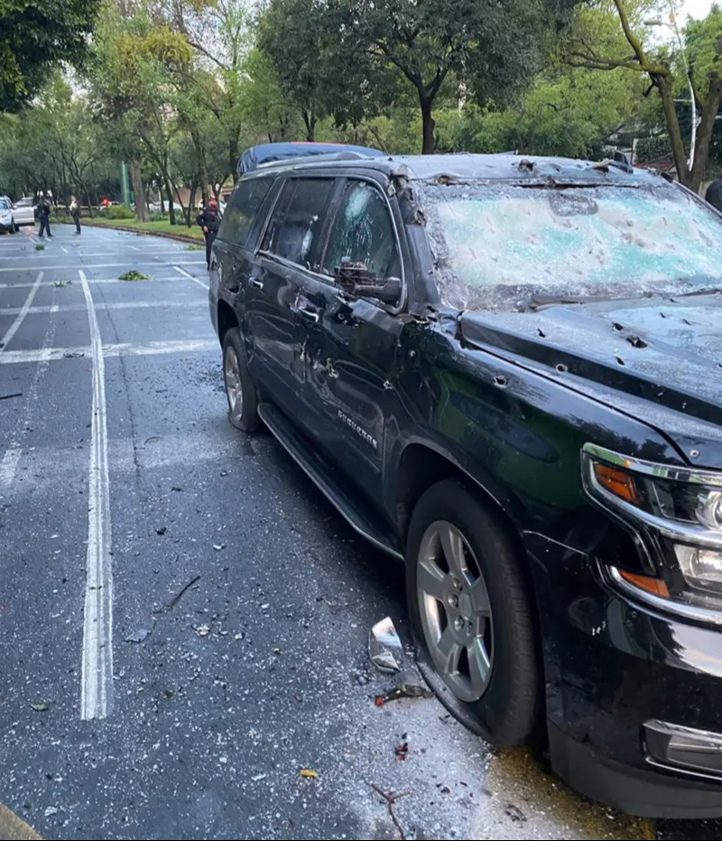 Así quedó el auto en el que iba García Harfuch aquel día