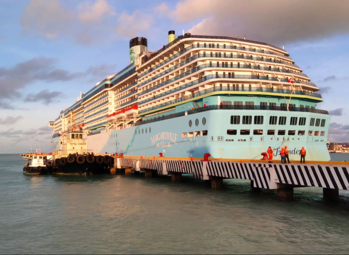 El crucero Islander llegó de Cozumel para dirigirse a Florida