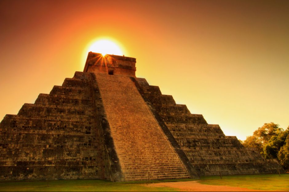 En Chichén Itzá, Uxmal y Dzibilchaltún, las observaciones astronómicas revelan alineaciones con el movimiento del Sol