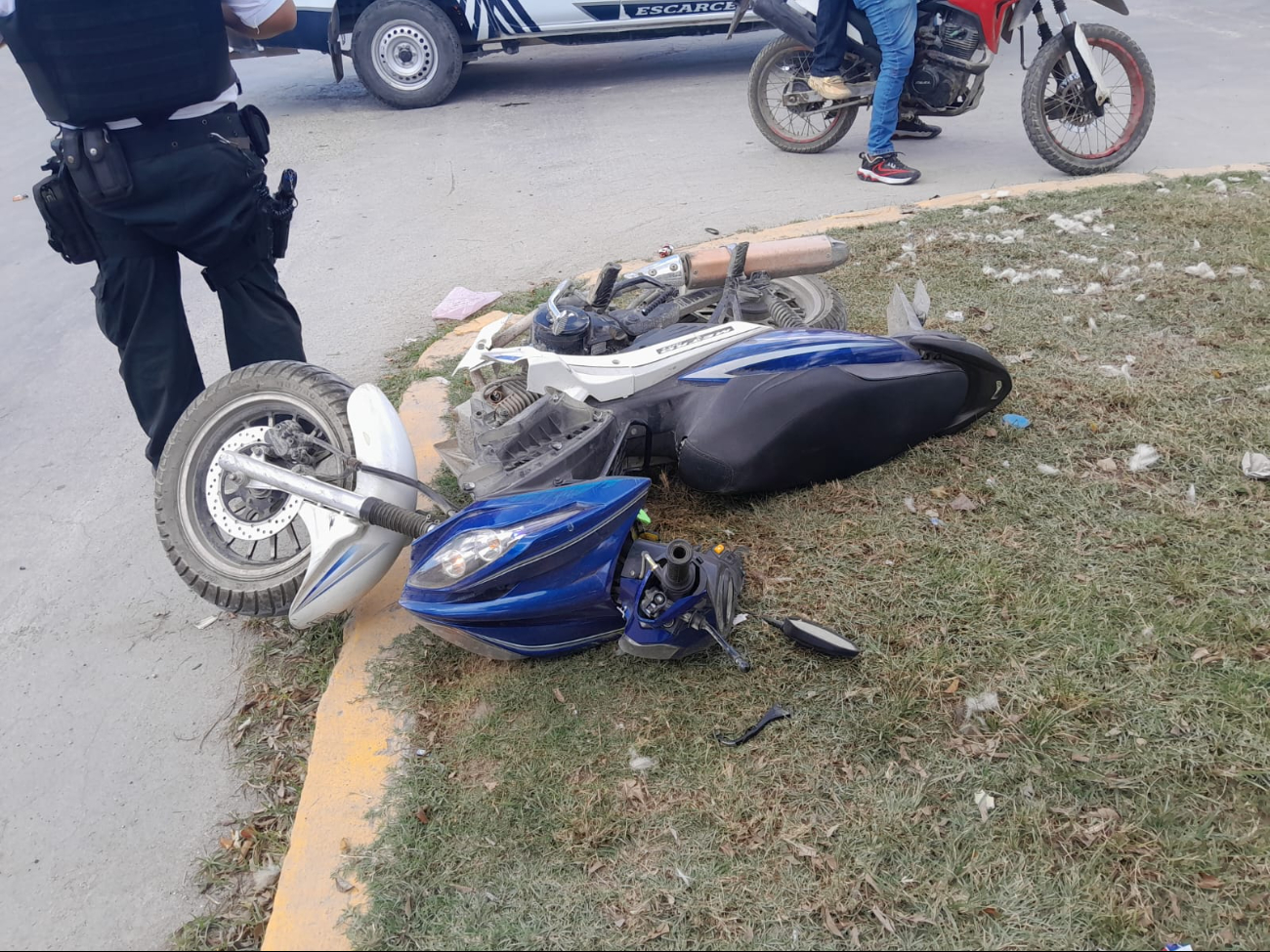 Mototaxi intenta huir tras accidentar a una mujer motociclista en Escárcega