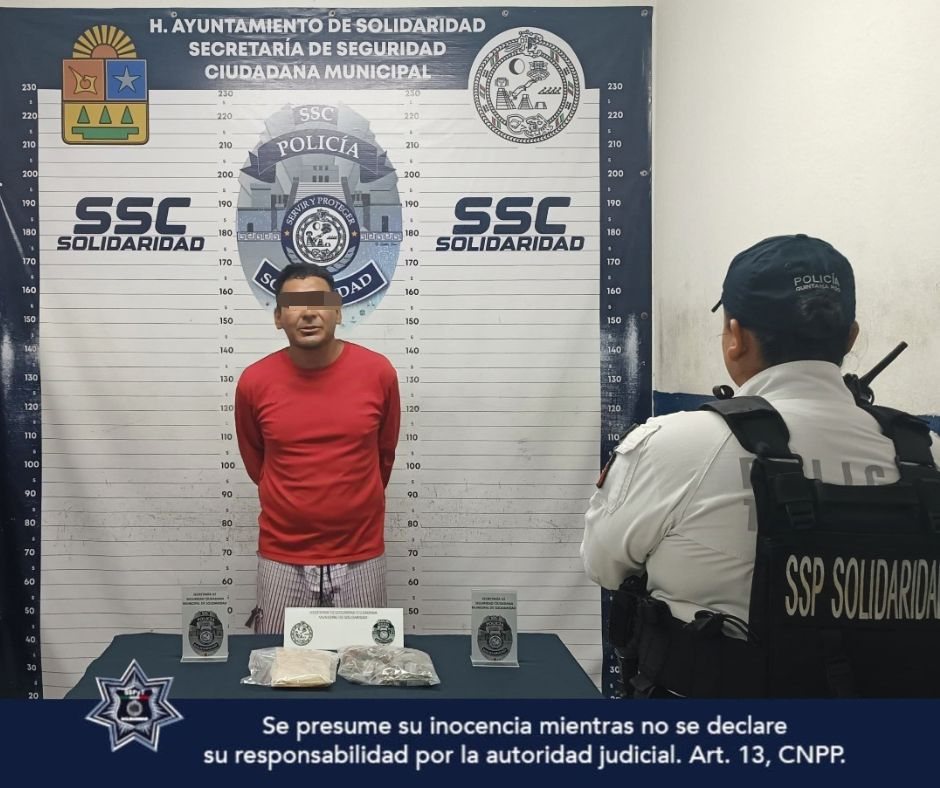 Autoridades en Playa del Carmen detienen a hombre con 28 posibles dosis de narcóticos.