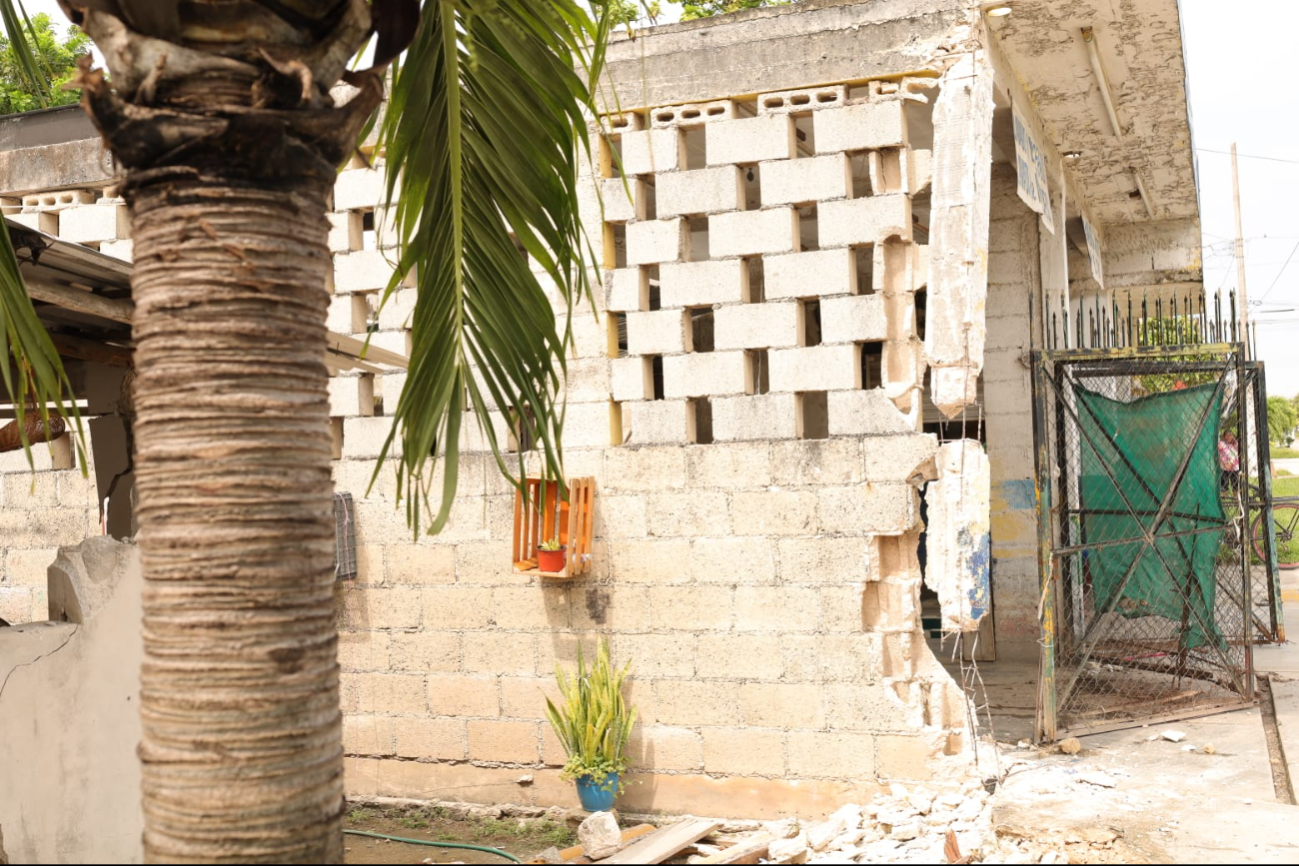 Socavones tienen a Chetumal al borde del colapso; monitorean predios con daños