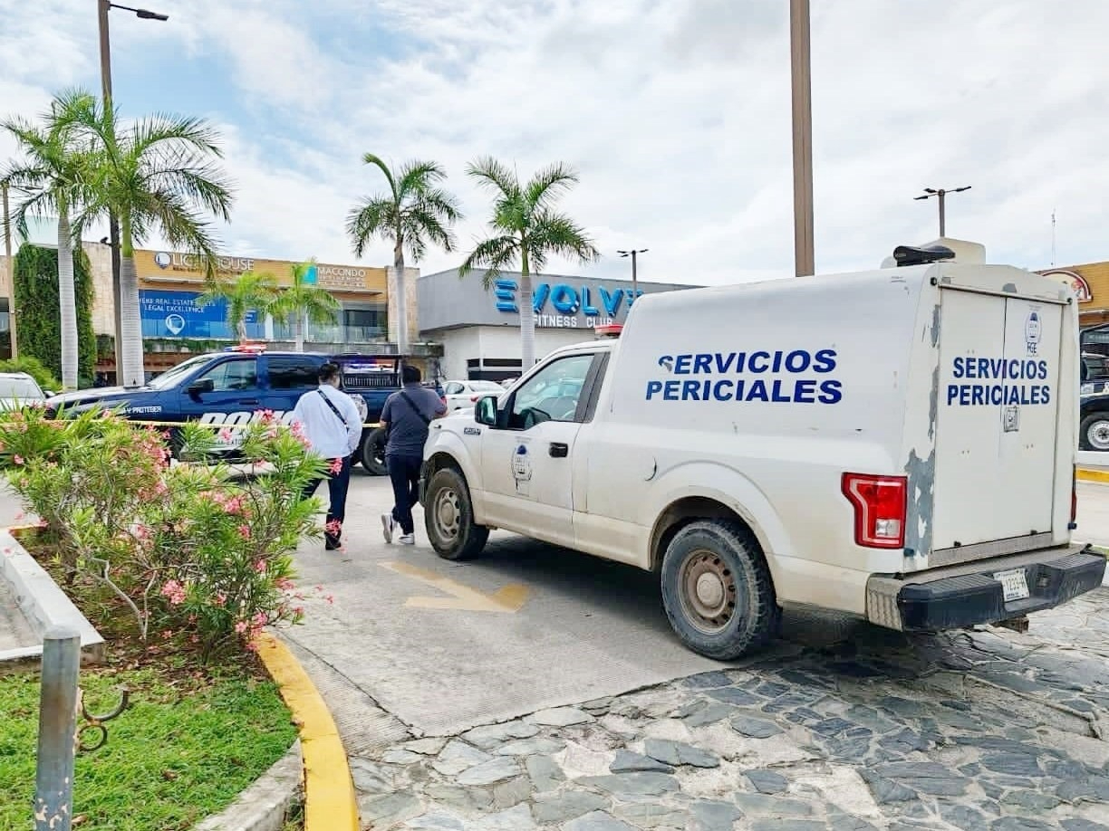 Ejecutan a balazos a un mexicanocanadiense en Plaza Xaman-Ha, en Playa del Carmen