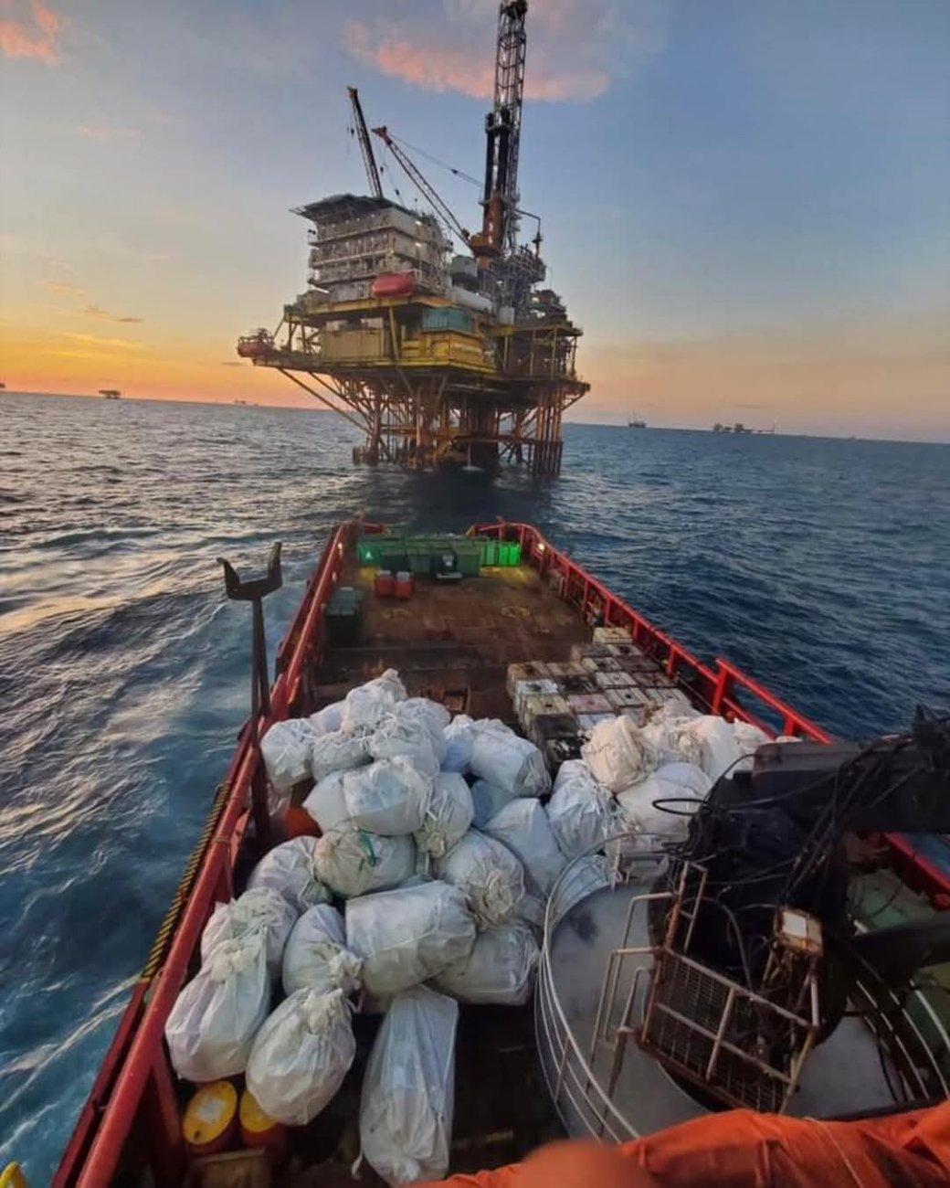 Trabajadores de la Sonda de Campeche atraviesan crisis en altamar