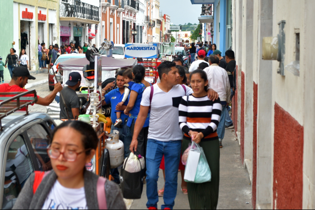 Centro Histórico de Campeche saturado por compras navideñas