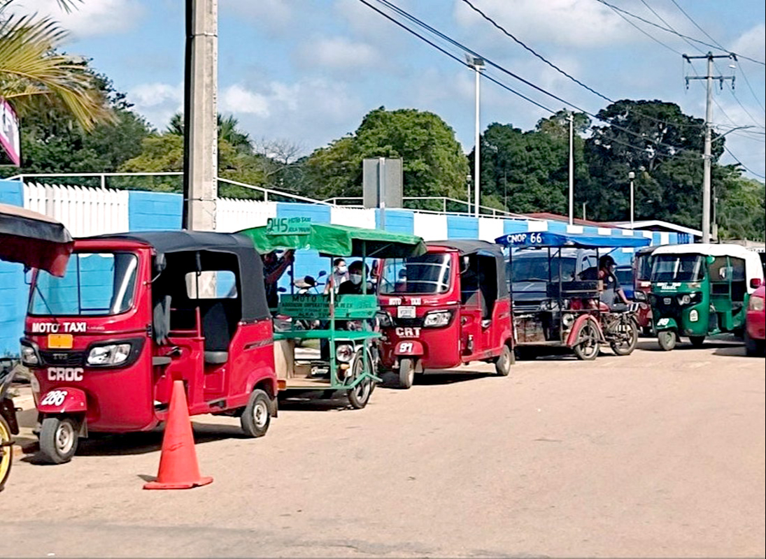  Mototaxistas de localidades de Quintana Roo prevén fiestas agridulces   