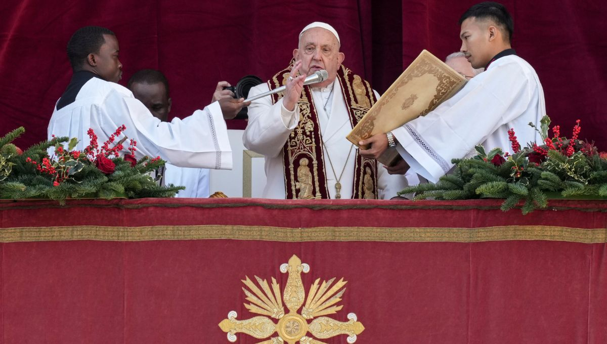 Papa Francisco pide paz global en su mensaje de Navidad: "Que callen las armas"