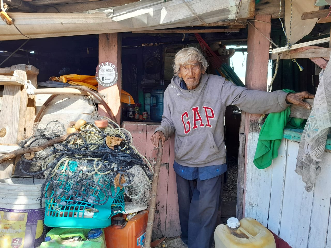 De casi 100 años conocido como Don Basilio Salvatierra