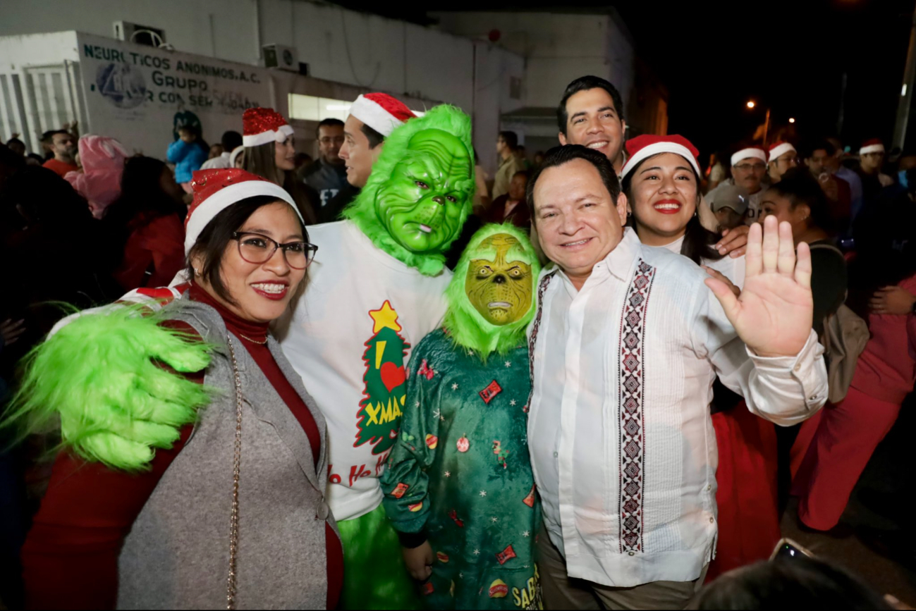 El gobernador de Yucatán se dio tiempo para celebrar una última posada.