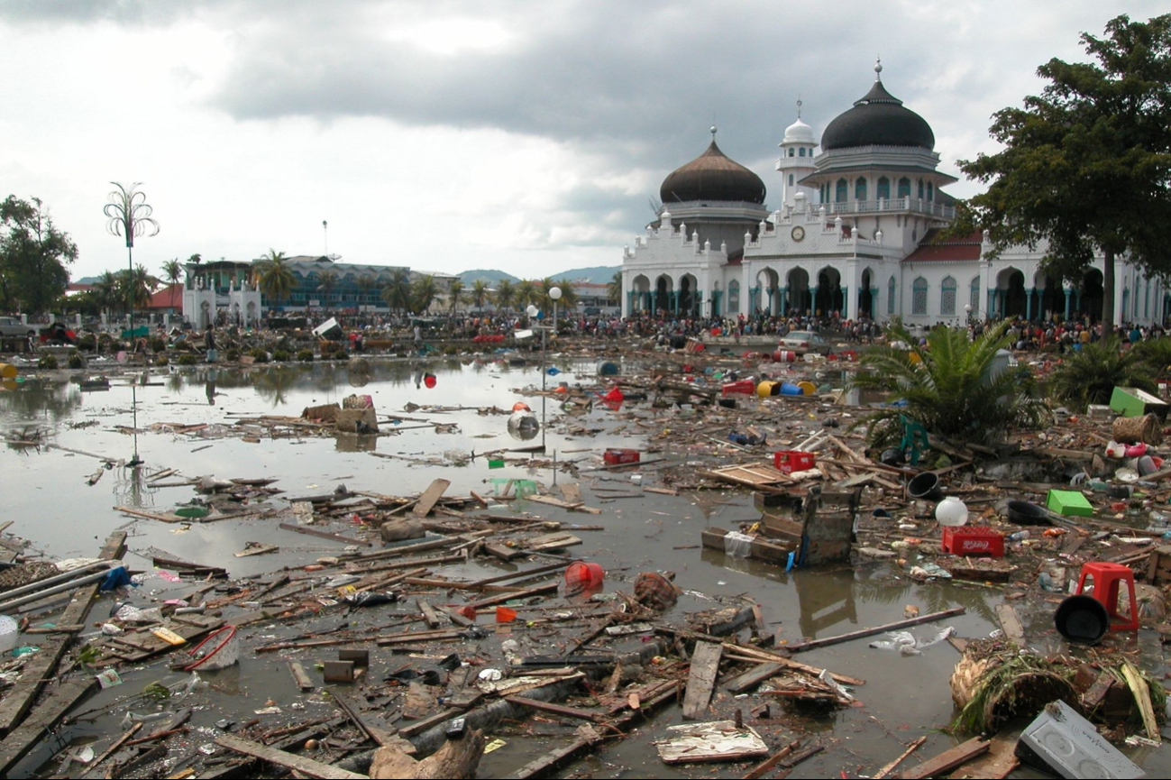 El tsunami afectó gravemente a lugares turísticos en Tailandia, como Khao Lak y Phuket