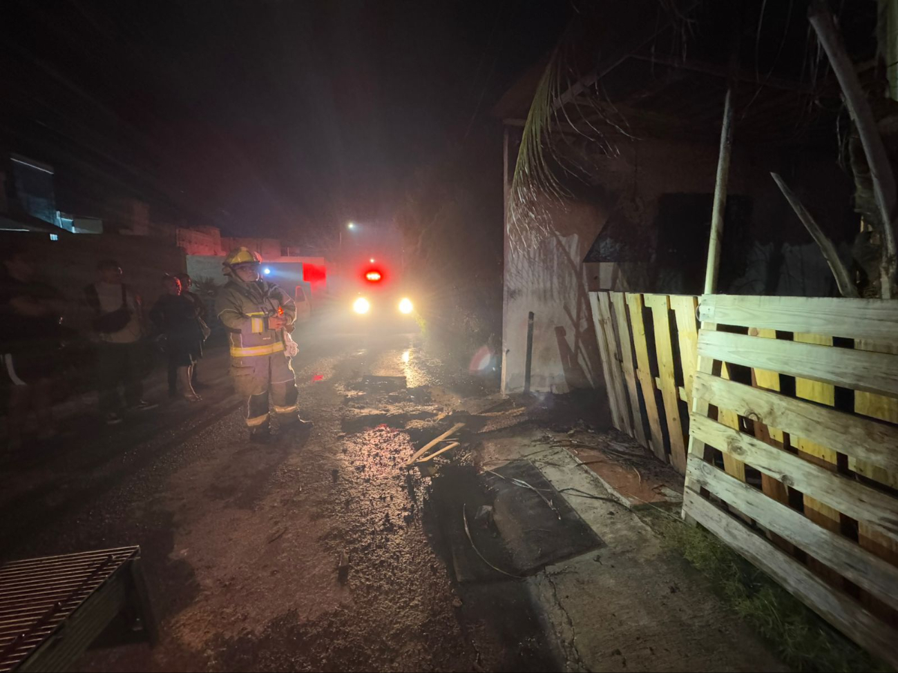 La casa quedó completamente calcinada, dejando a la familia sin hogar