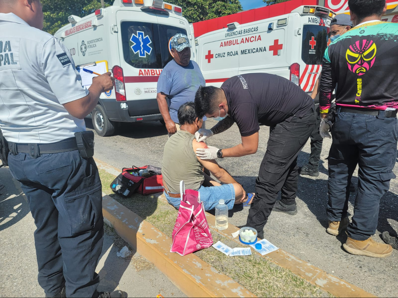 Autoridades municipales y cuerpos de emergencia arribaron al lugar para tomar conocimiento y liberar la vialidad