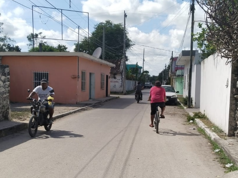 Los vecinos mencionan que muchos jóvenes conducen sin precaución