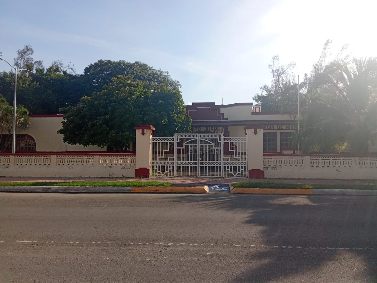 Notable grado de abandono muestra el parque de los caimanes en Chetumal.