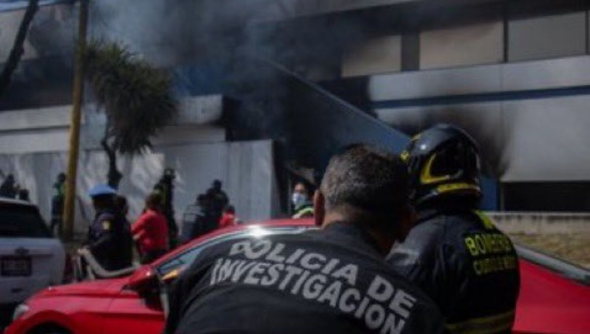 Incendio en la Fiscalía de la CDMX en Gustavo A. Madero moviliza a bomberos y policías