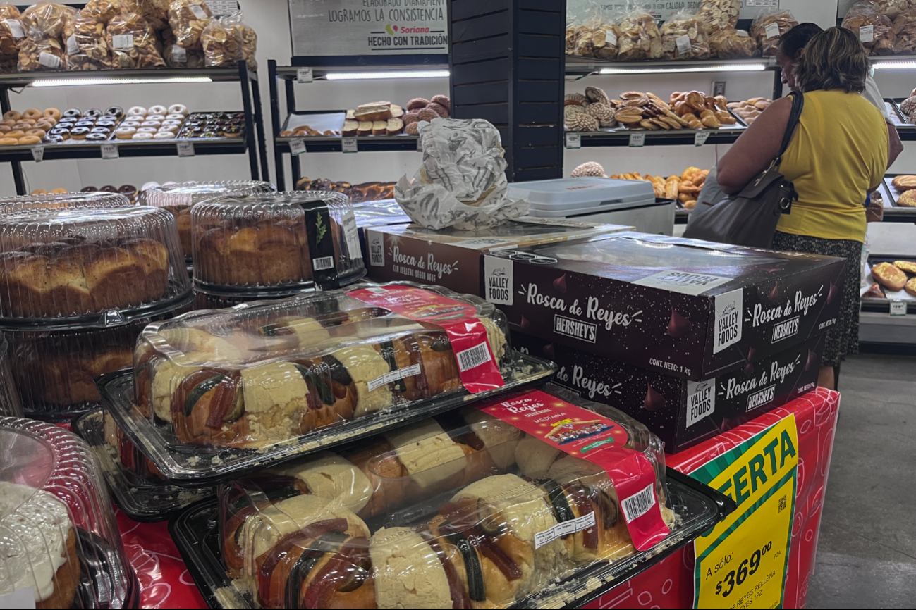 Arranca la venta de roscas de reyes en supermercados de Mérida