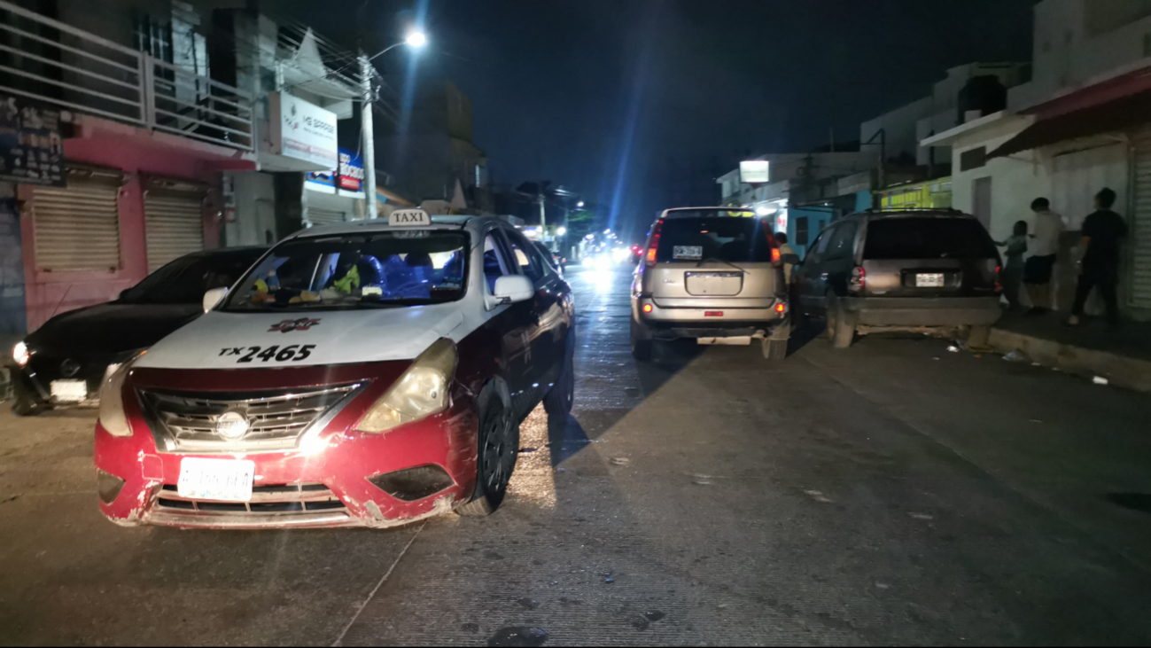 Detienen a taxista en Ciudad del Carmen tras provocar choque y alterar el orden público 