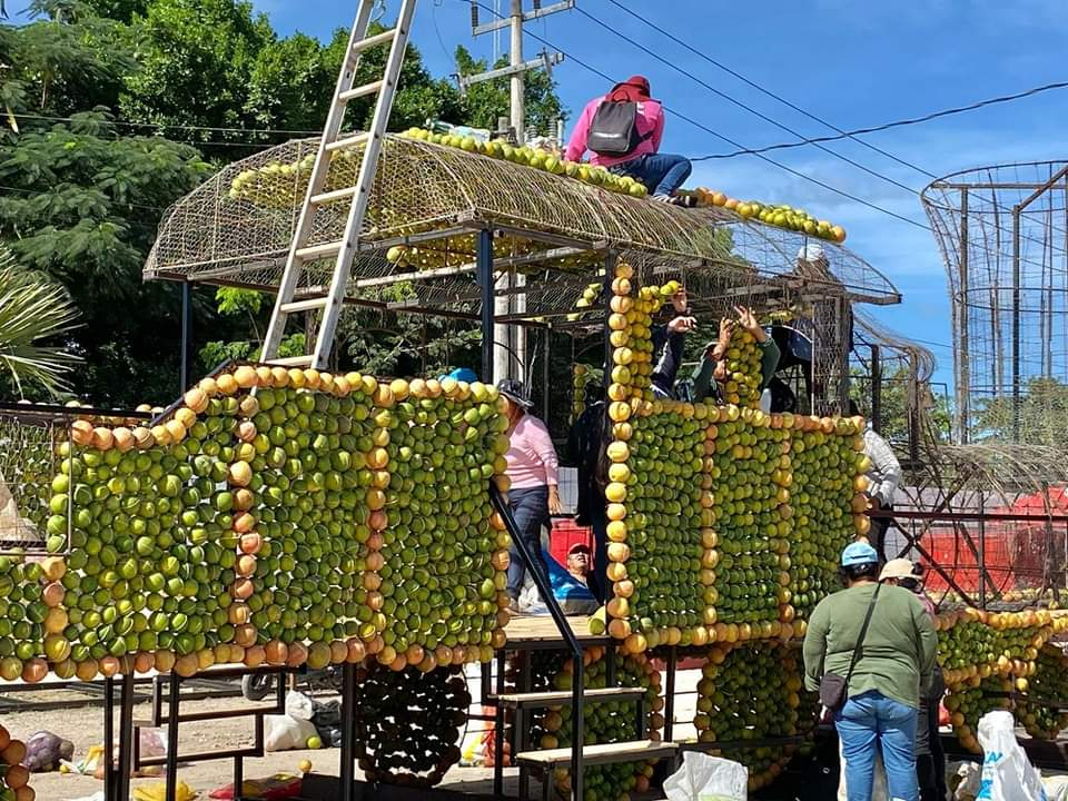 Dan los últimos toques en víspera de la inauguración de la celebración cítrica más esperada