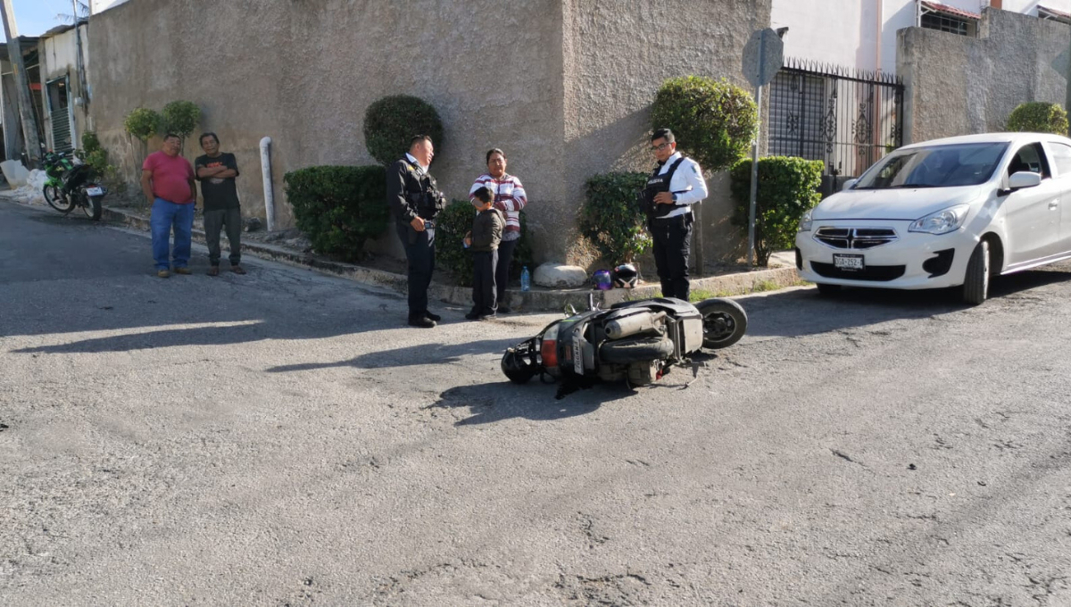 Una mujer y su hijo de 7 años resultaron heridos tras ser atropellados por un auto en la colonia Tomas Aznar