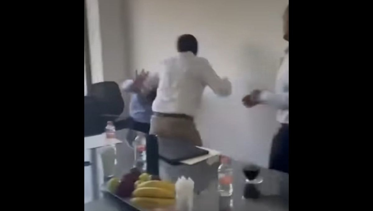 Diputado Ismael Brito es agredido en el Congreso de Chiapas, evidenciando conflicto interno en el PVEM