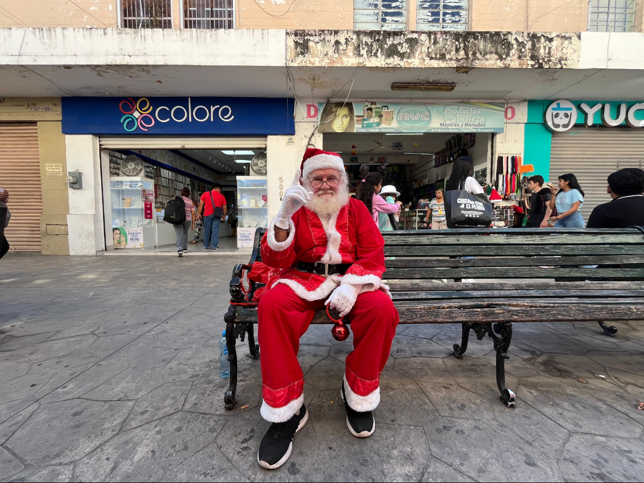 Omar Pinkus, asegura que disfruta de esta actividad y cuenta que ofrece sus servicios para participar en shows navideños