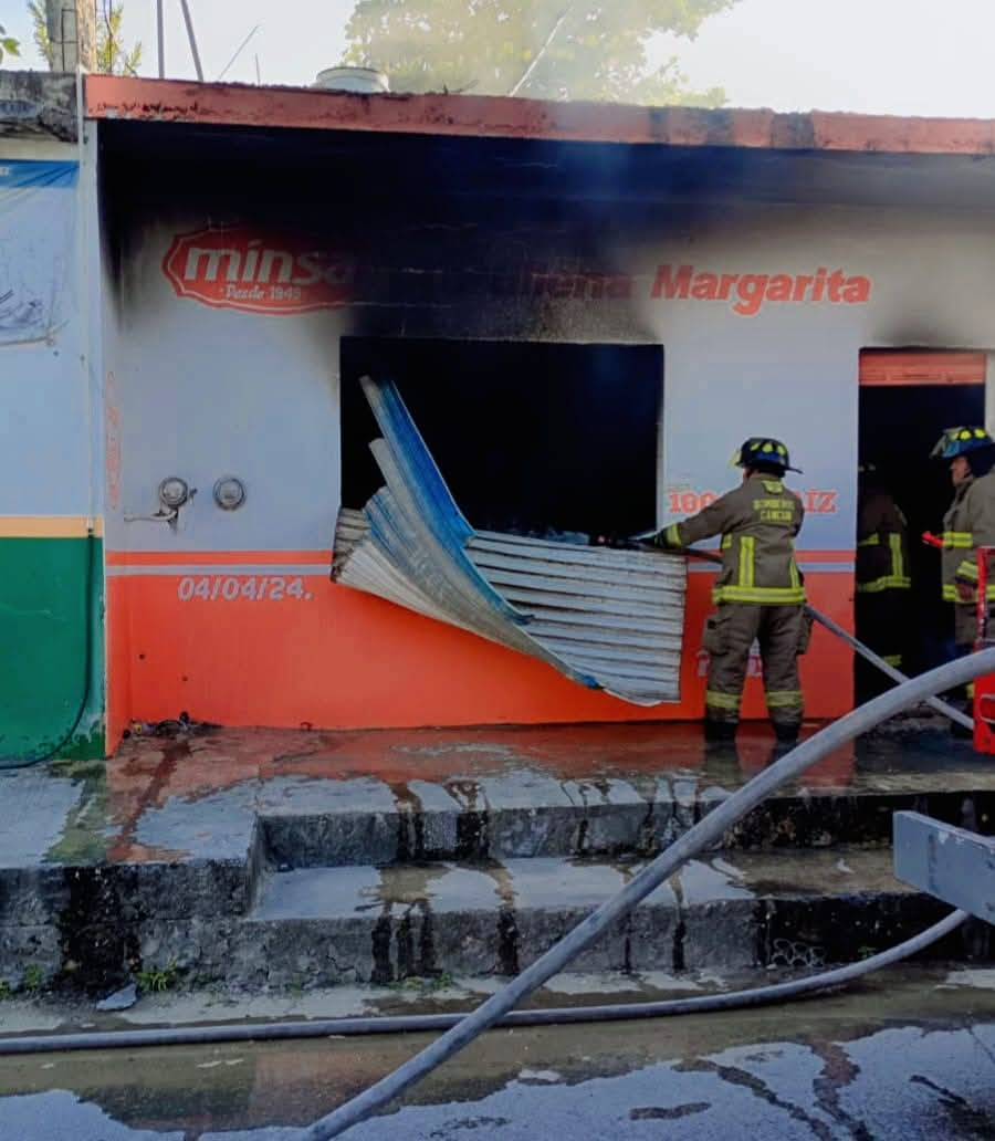 Vecinos evitan que fuego consuma una tortillería en Cancún