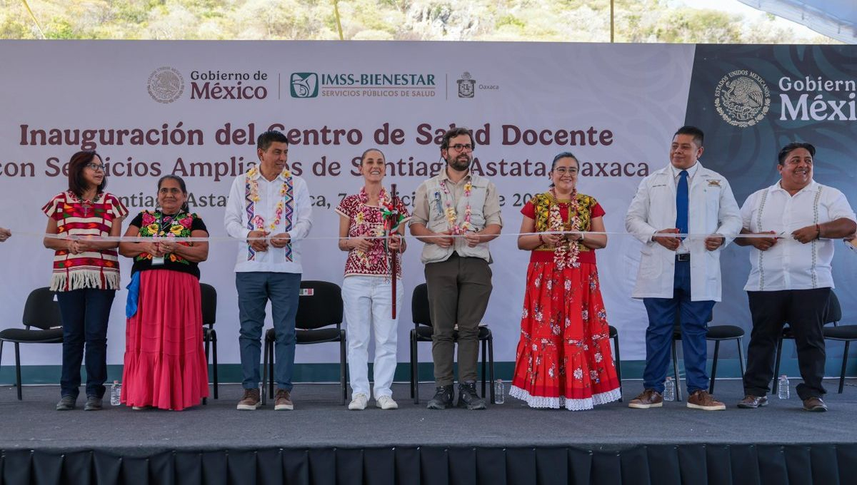 Inauguración del Centro de Salud Docente en Santiago Astata, Oaxaca