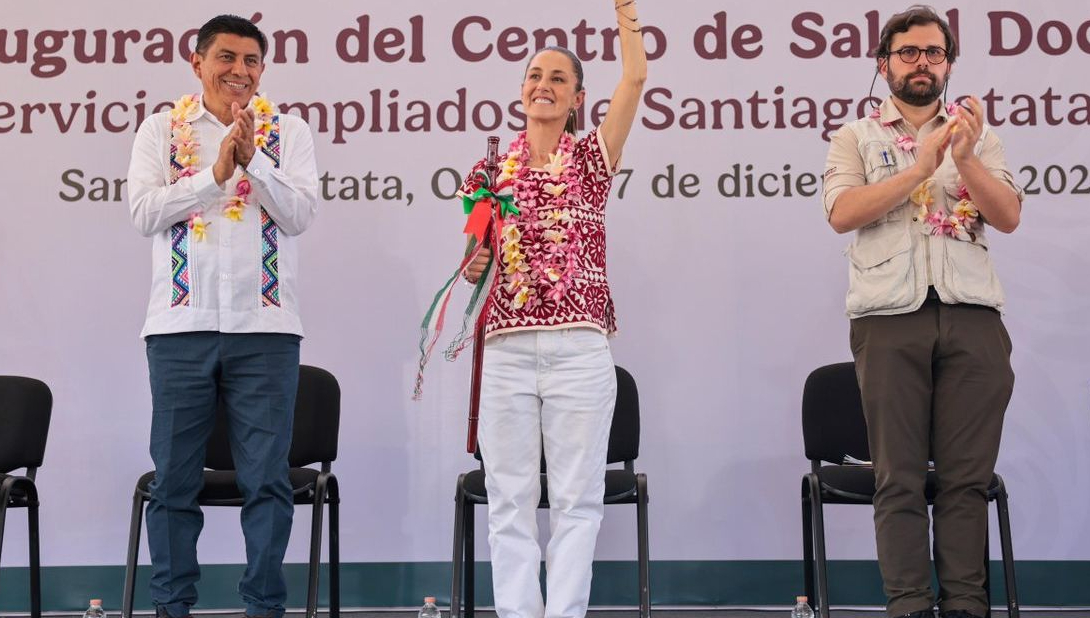 La presidenta de México inauguró en Santiago Astata, Oaxaca, un Centro de Salud Docente