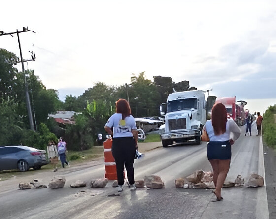 Liberan carretera Cancún-Mérida tras enfrentamiento entre pobladores