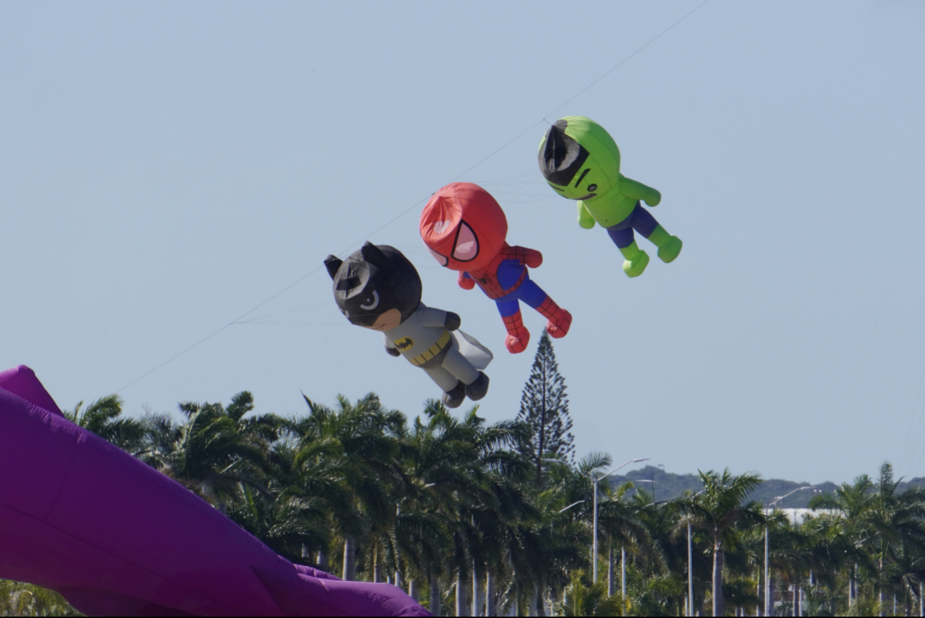 superhéroes volando en Campeche