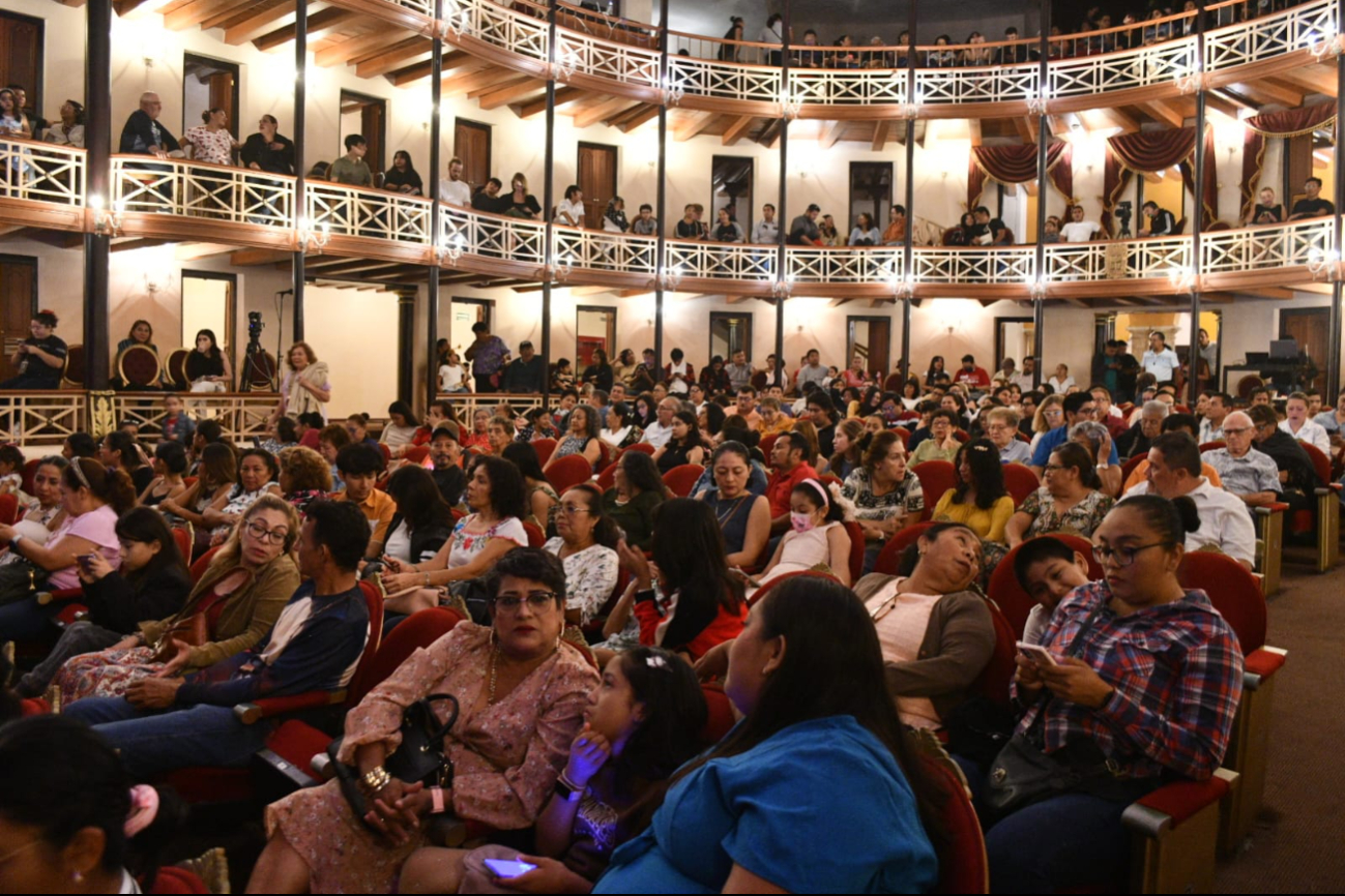 Gala Internacional de Circo deslumbra en el Teatro Francisco de Paula Toro en Campeche