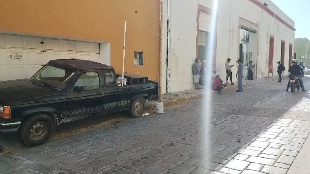 Vuelven a cerrar la entrada de Palacio Municipal