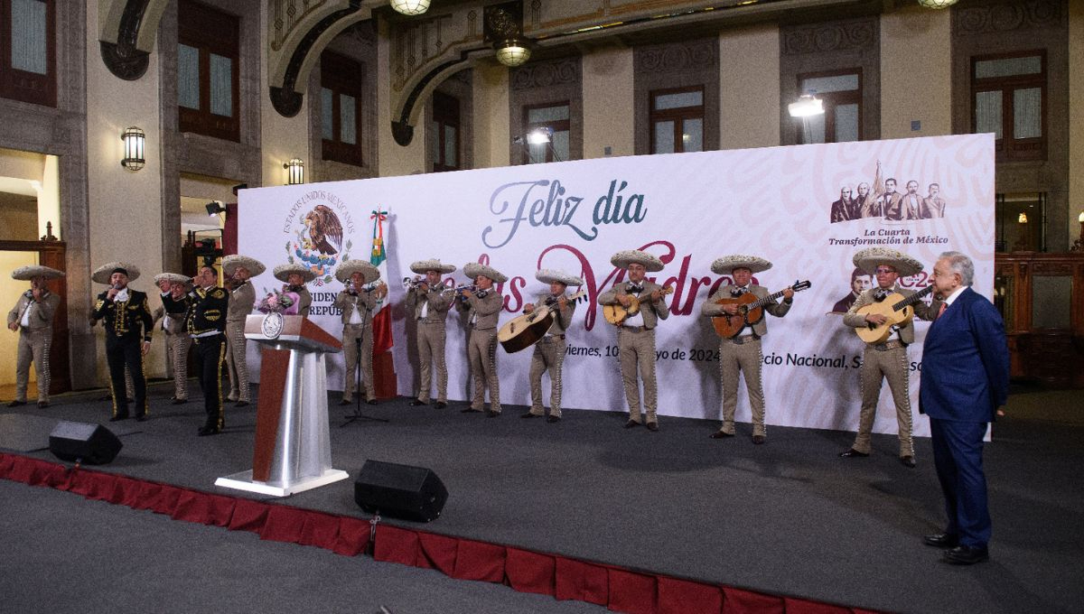 Andrés Manuel López Obrador dedicó la conferencia de este 10 de mayo a todas las mamás