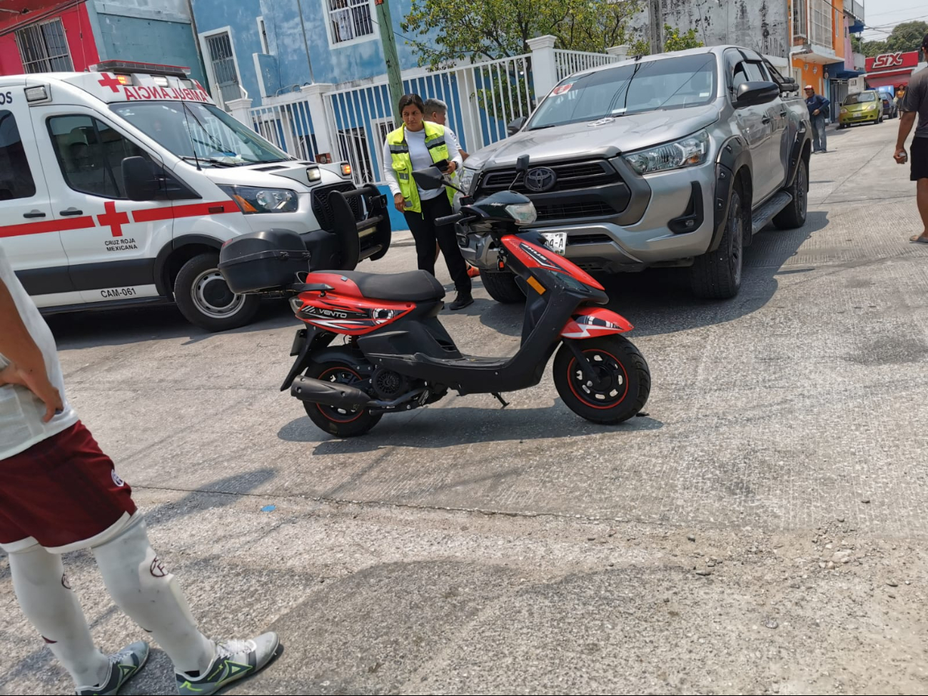 La mujer fue llevada a un hospital para recibir atención médica