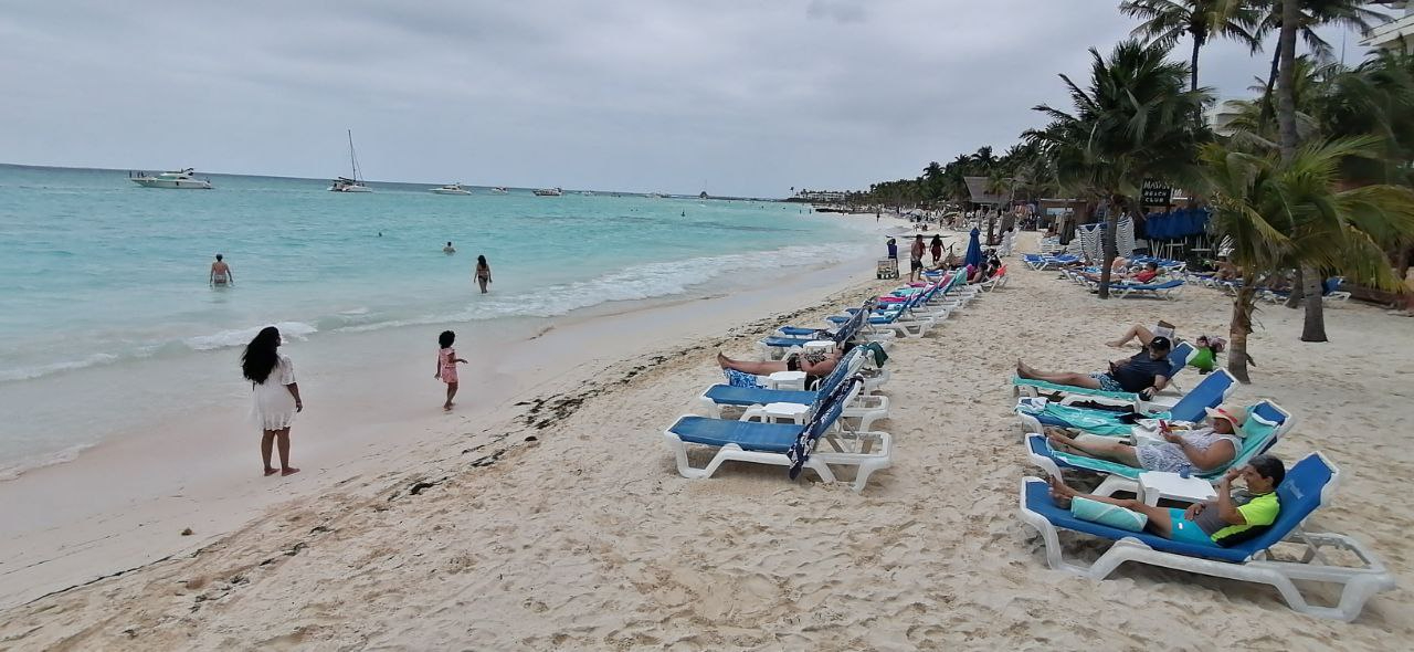 Las playas se llenaron de bañistas que querían escapar de las altas temperaturas