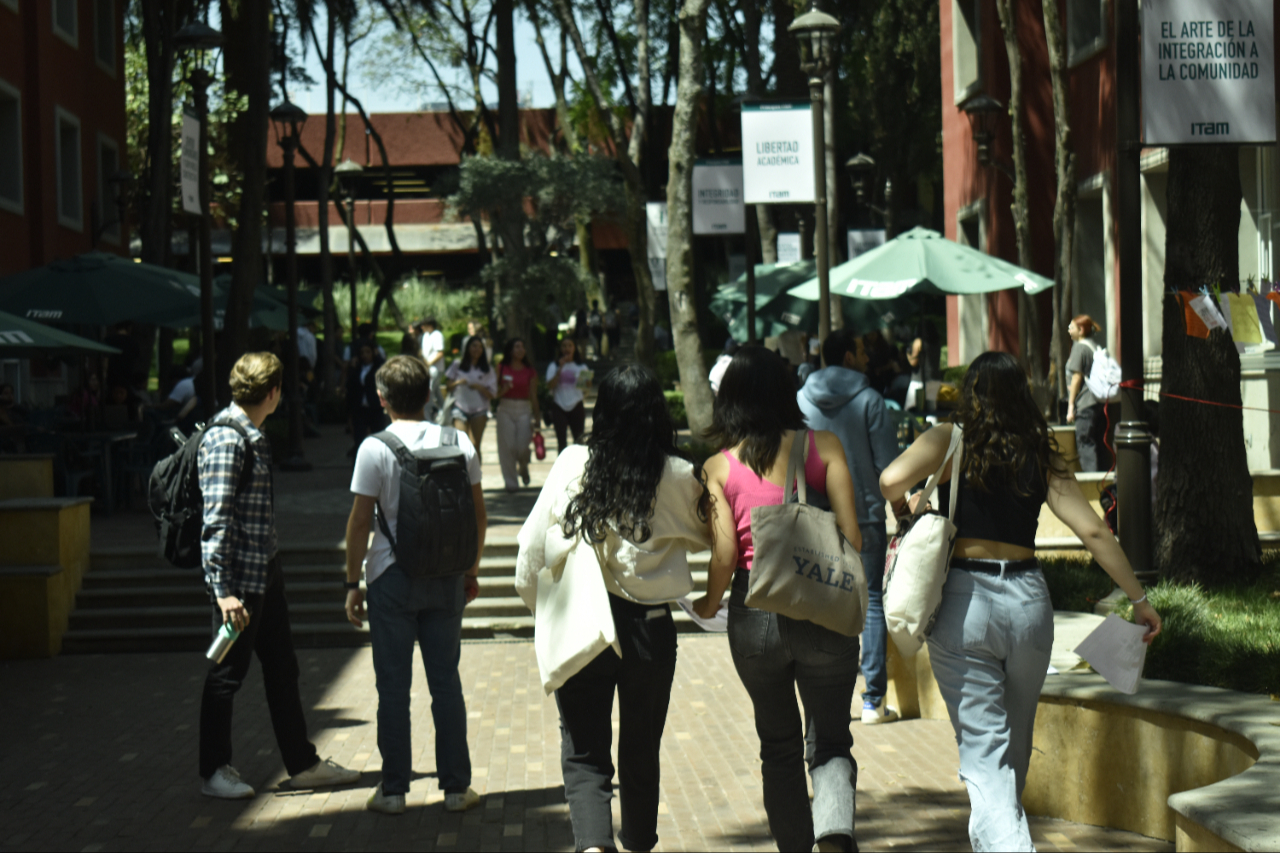 Estudiantes de las universidades de México participaron en un simulacro nacional sobre las elecciones presidenciales